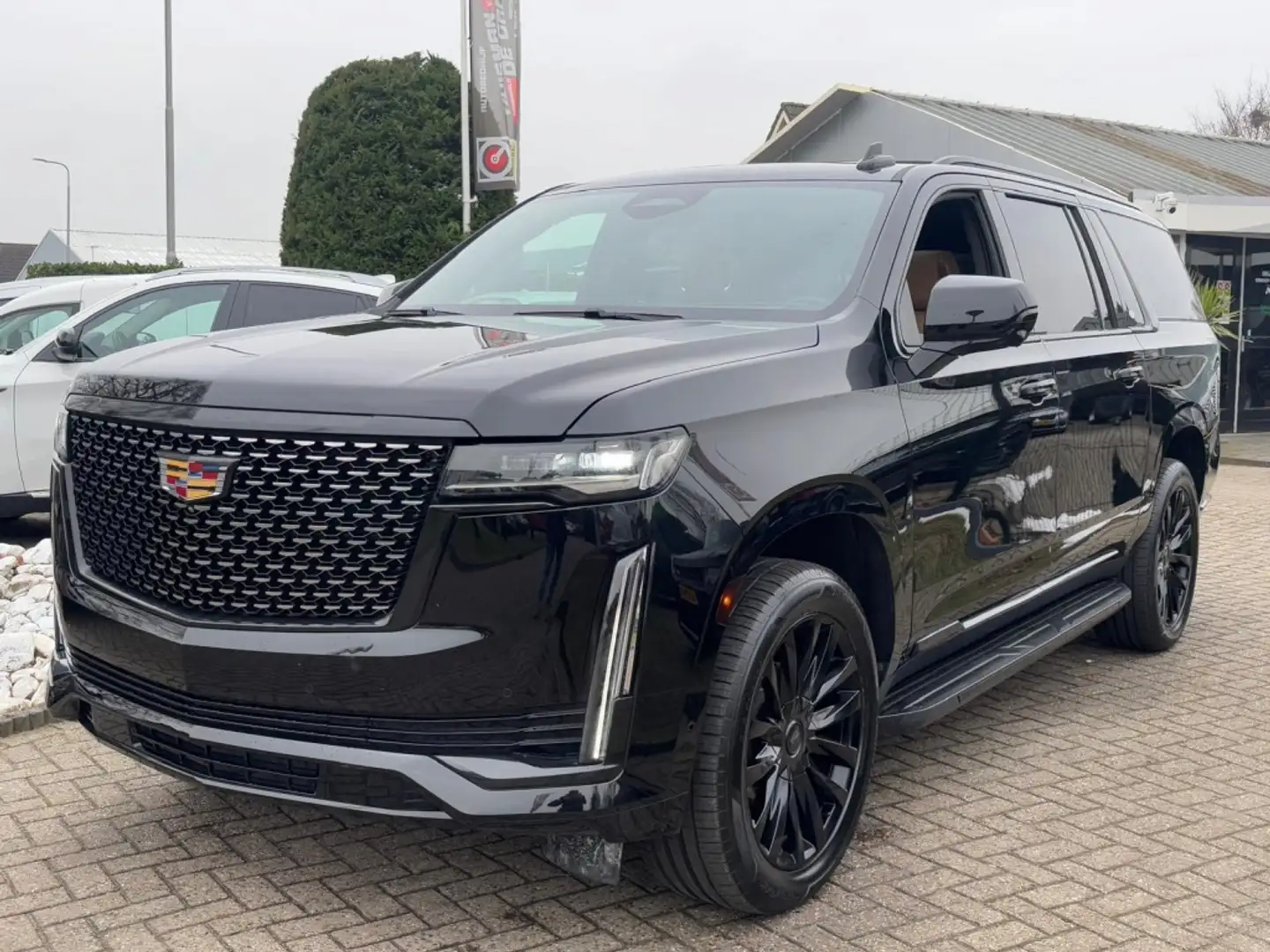 Cadillac Escalade 6.2 V8 ESV Premium Luxury 2021 Panorama Black Edit Černá - 1