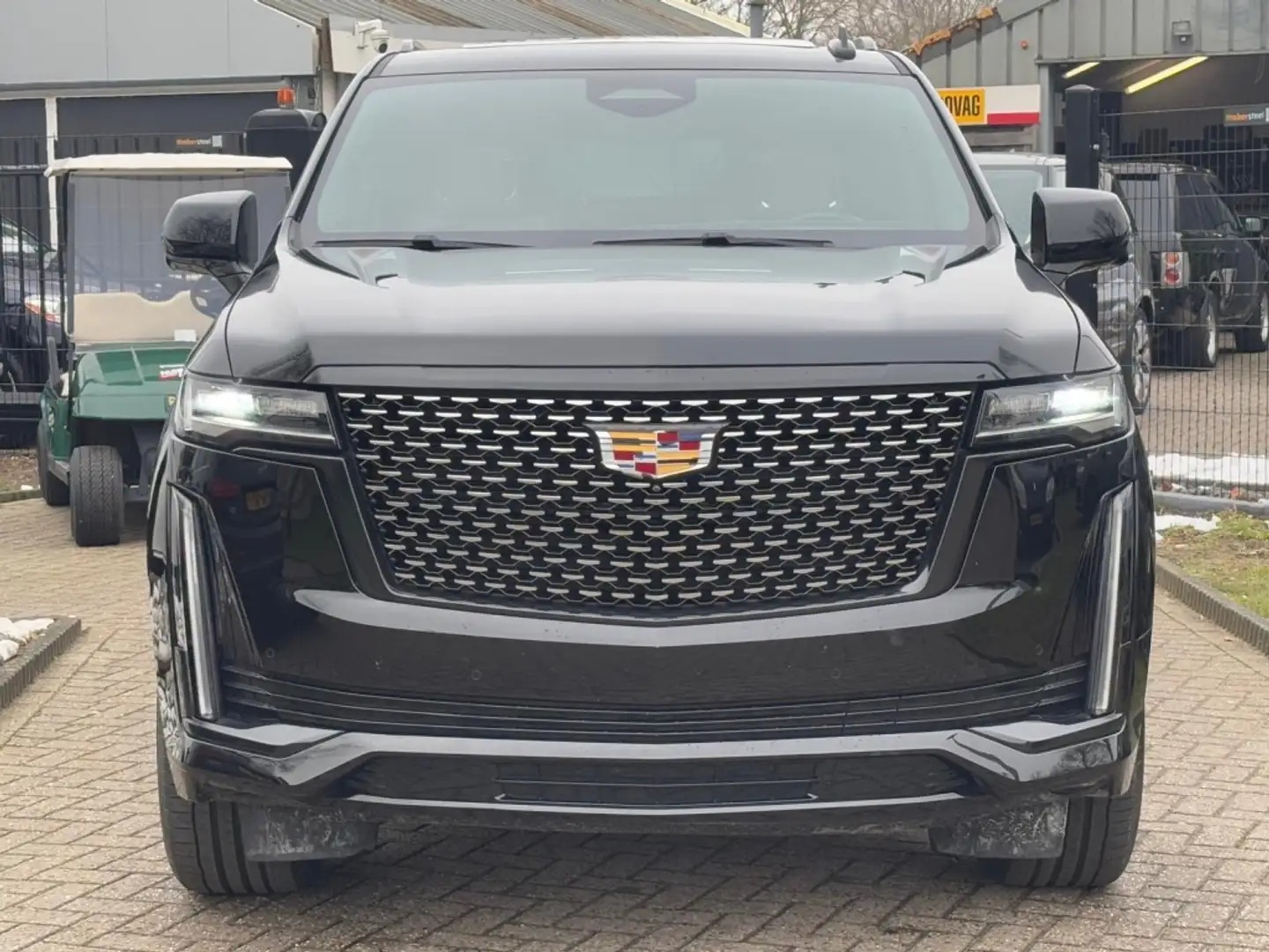 Cadillac Escalade 6.2 V8 ESV Premium Luxury 2021 Panorama Black Edit Černá - 2
