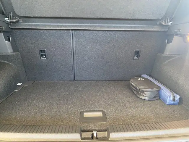 Volkswagen T-Cross view 9