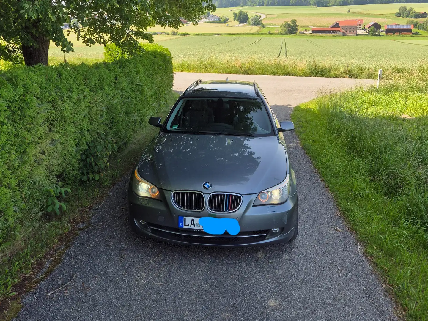 BMW 525 525d xDrive Touring Aut. Edition Lifestyle Grau - 1