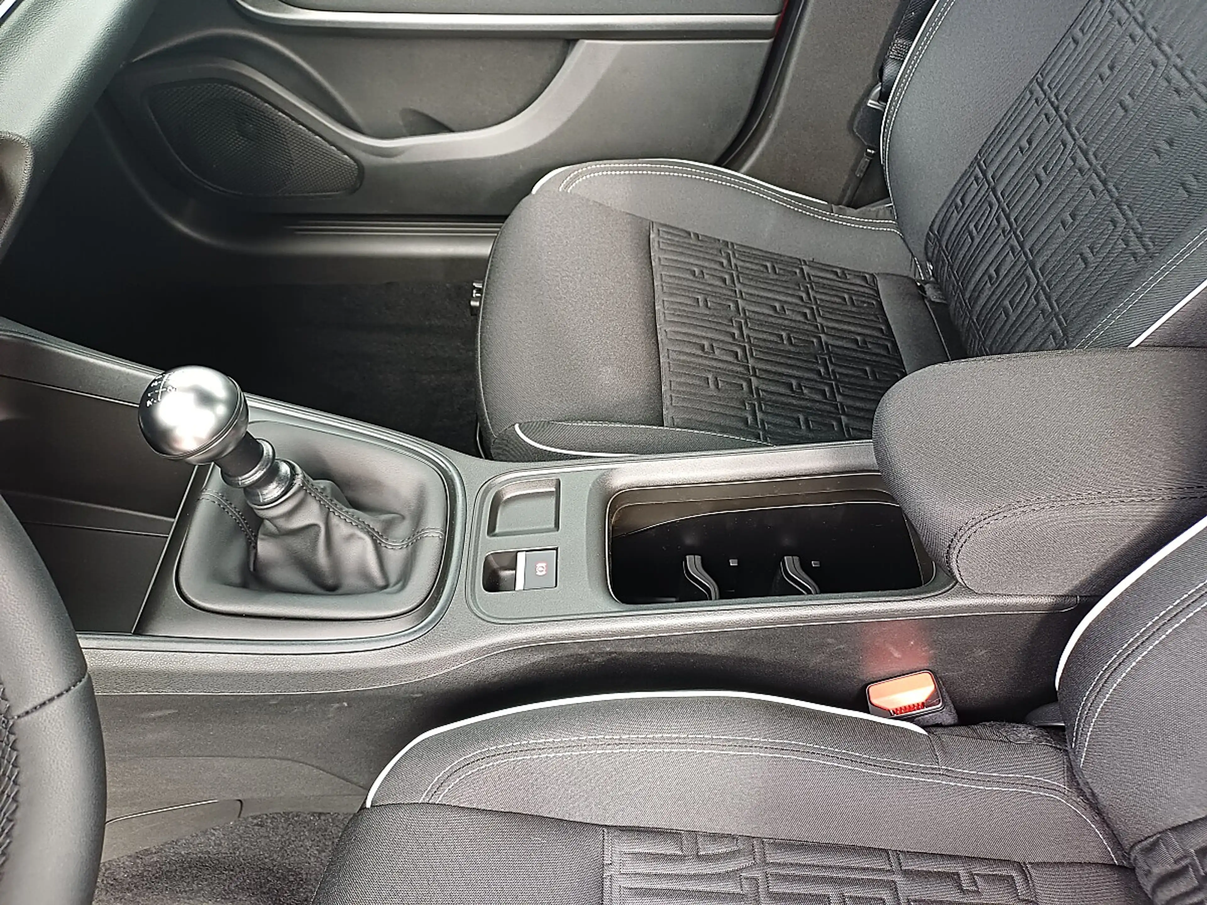 Fiat 600 1.2 Benzin 100 6-Gang Street — photo 13