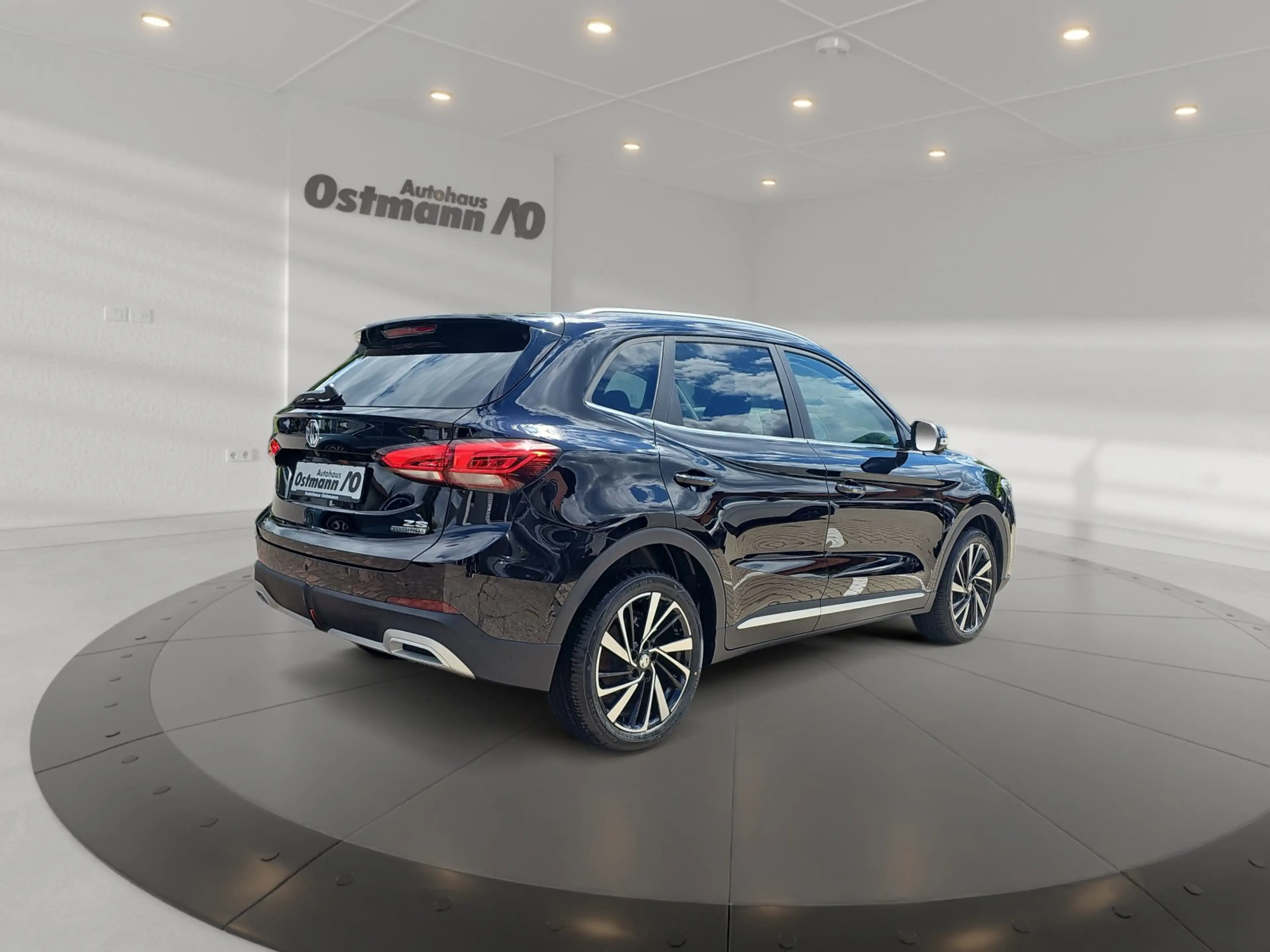 MG ZS 1.5 HEV+ Luxury 360 AUT Fernlichtass. Kam. LED — photo 4