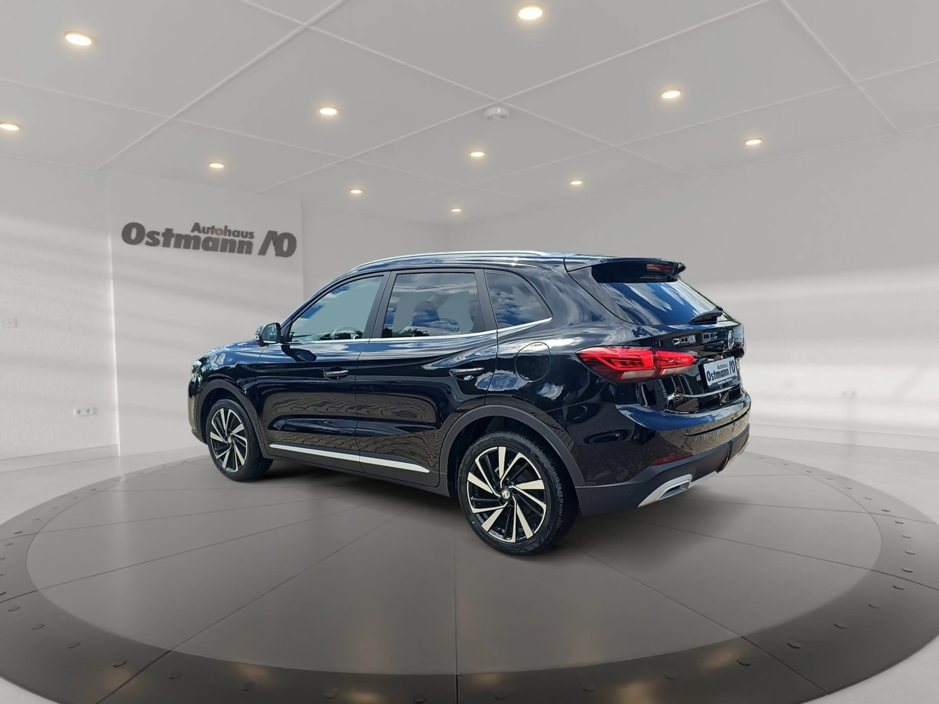 MG ZS 1.5 HEV+ Luxury 360 AUT Fernlichtass. Kam. LED — photo 3