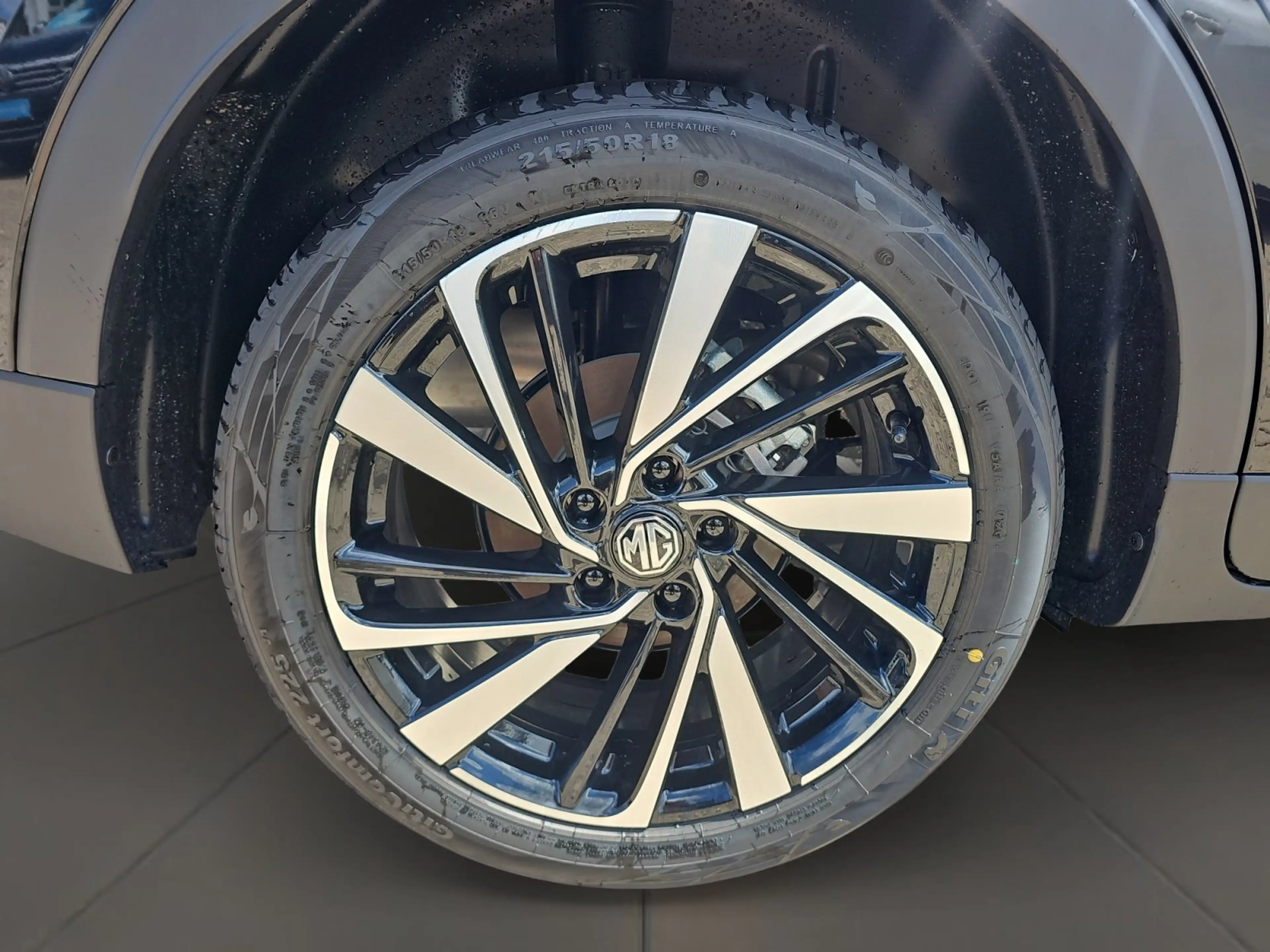 MG ZS 1.5 HEV+ Luxury 360 AUT Fernlichtass. Kam. LED — photo 6