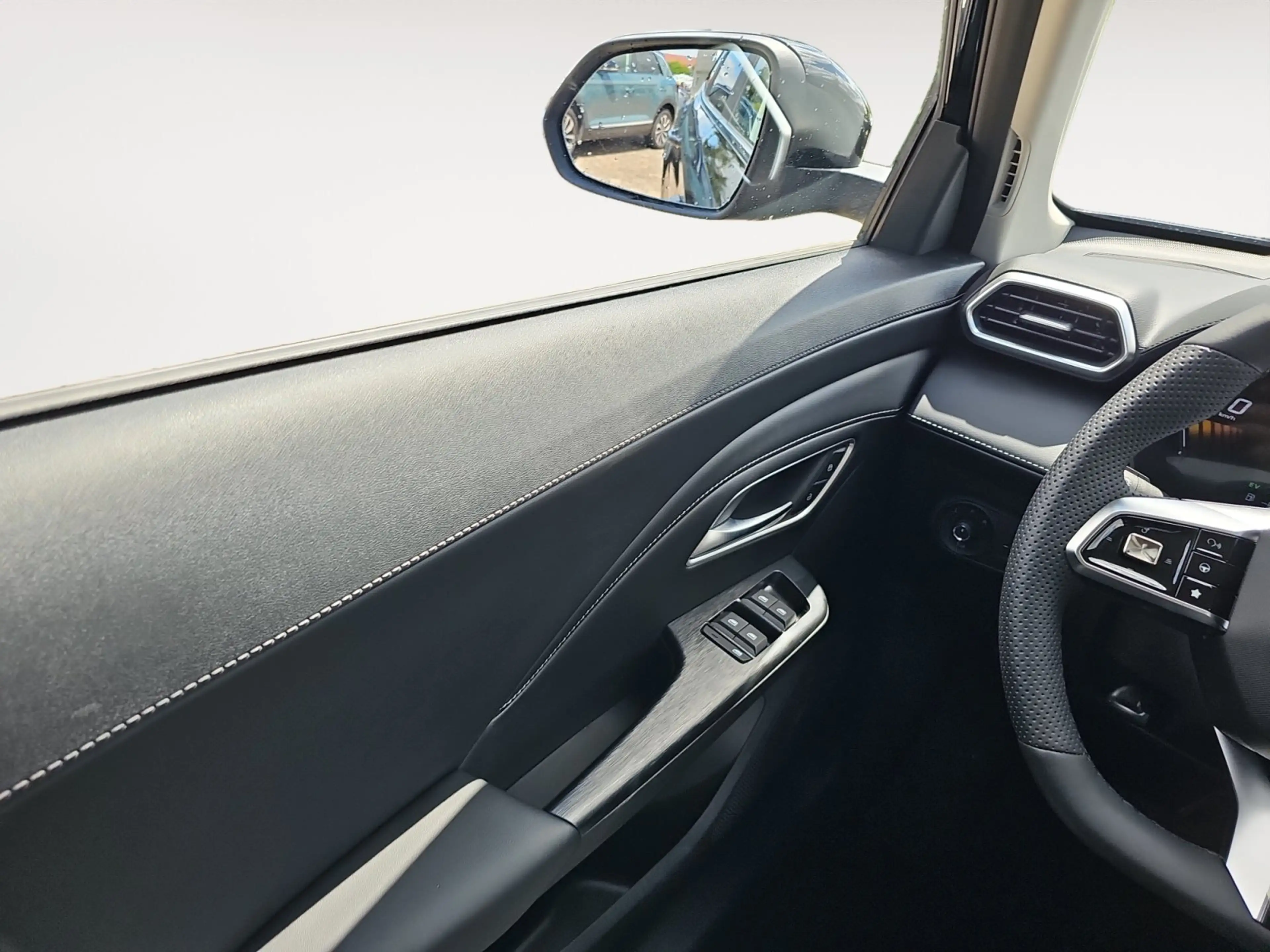 MG ZS 1.5 HEV+ Luxury 360 AUT Fernlichtass. Kam. LED — photo 14