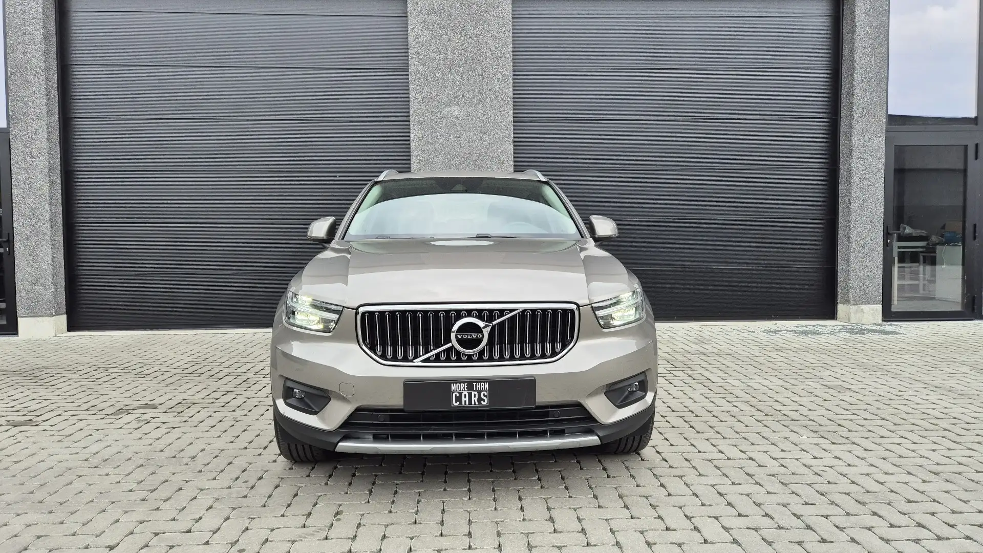Volvo XC40 T5 Recharge Inscription plug-in hybride Beige - 2