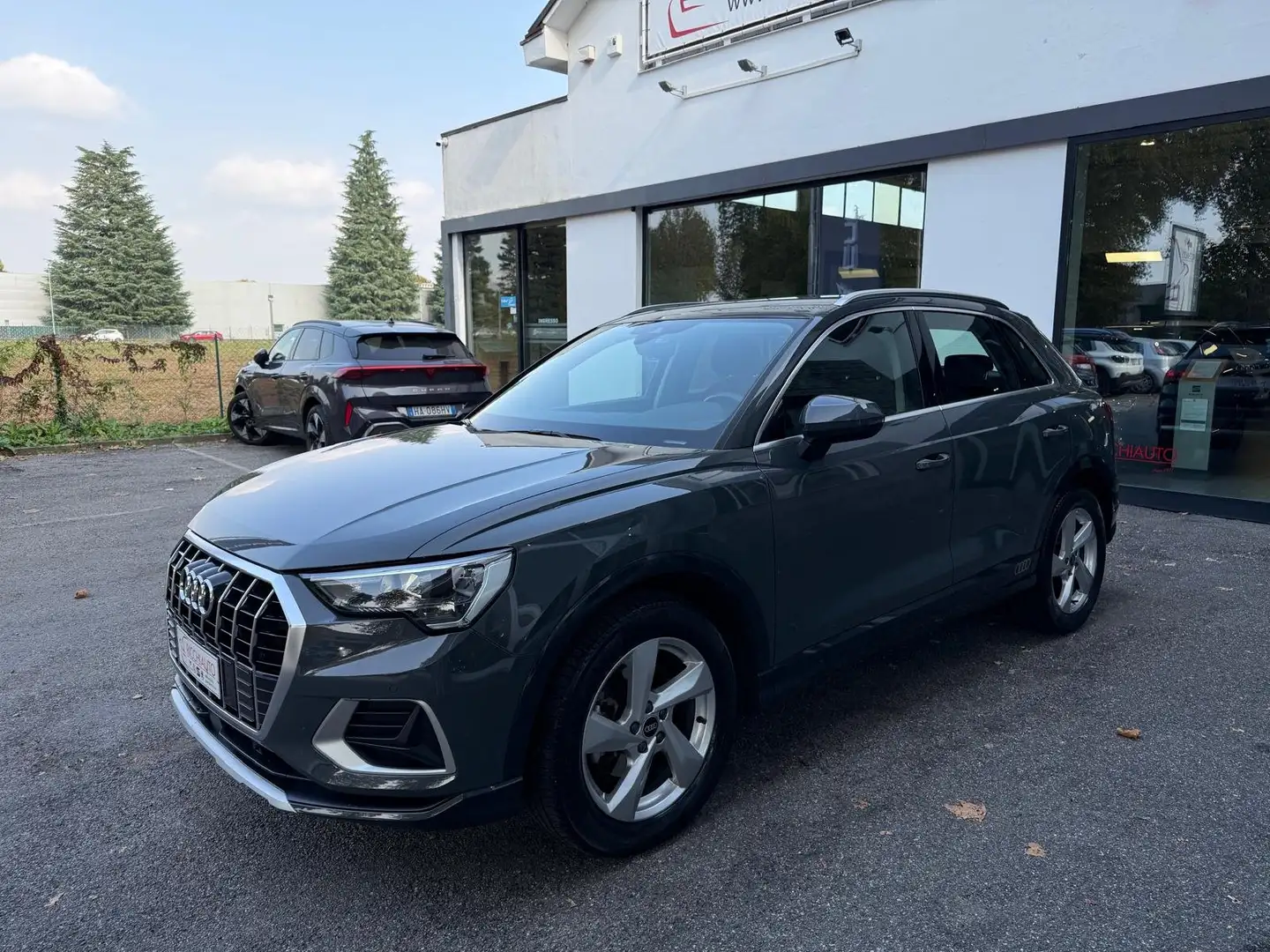 Audi Q3 35 2.0 tdi Business Advanced quattro s-tronic Grigio - 2