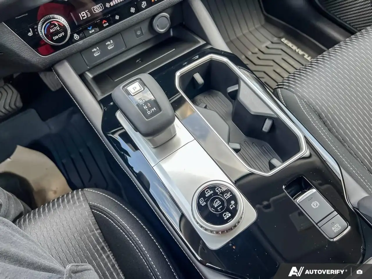 Mitsubishi Outlander photo Mitsubishi Outlander