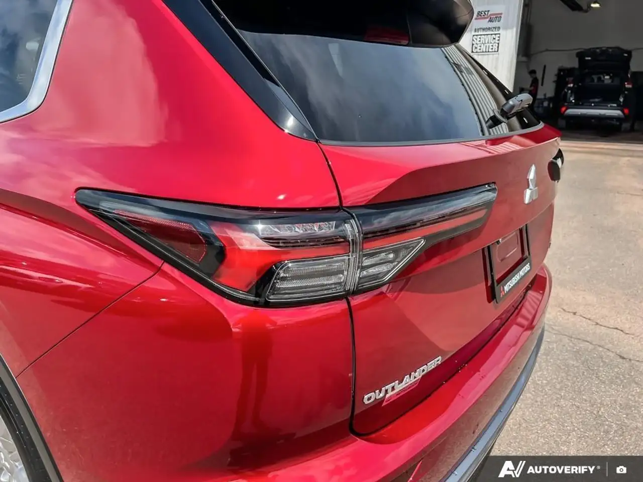 Mitsubishi Outlander photo Mitsubishi Outlander