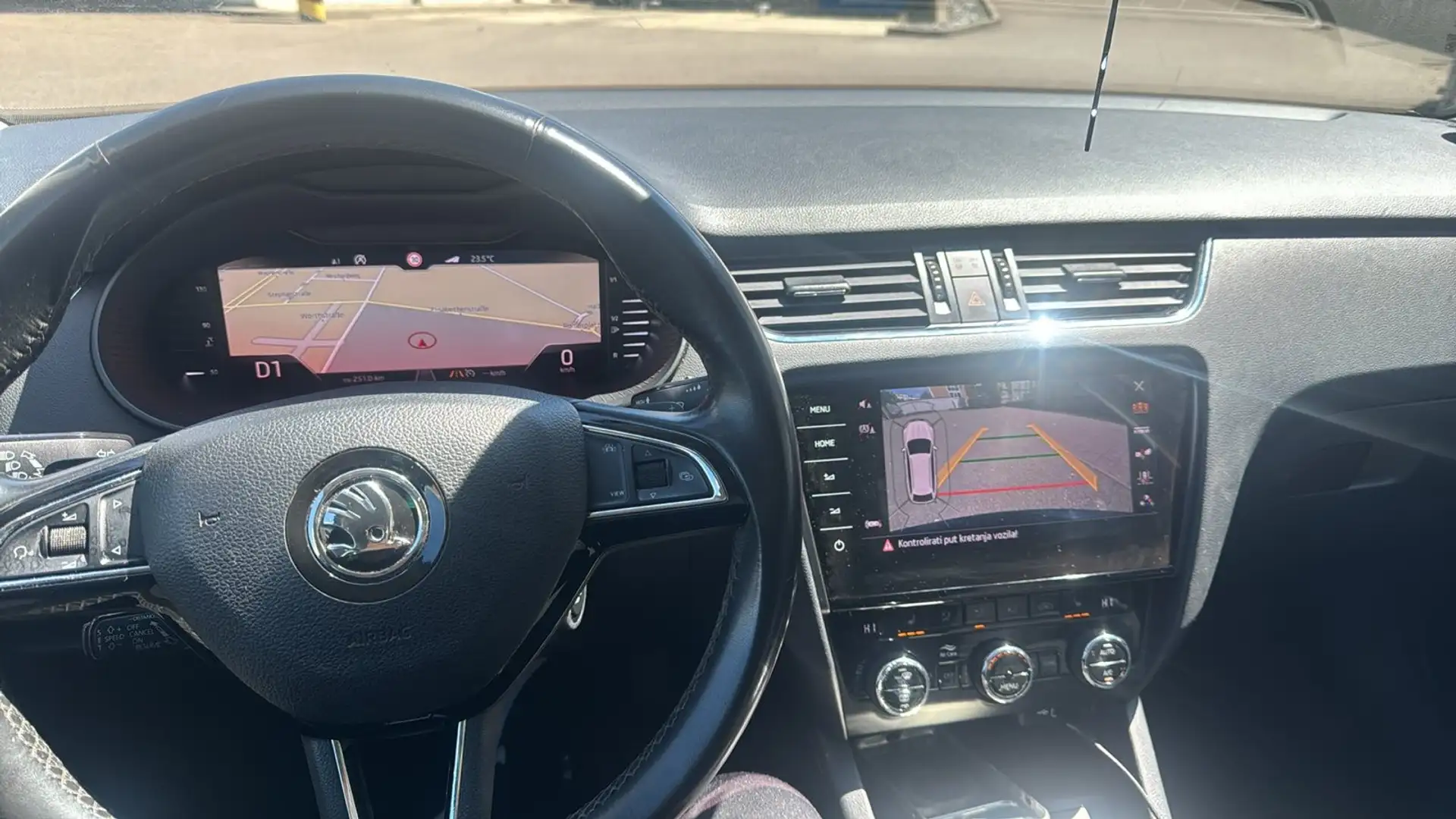 Skoda Octavia Combi 2.0 TDI DSG Soleil - 2