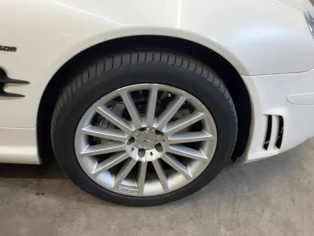Mercedes-Benz SL view 5