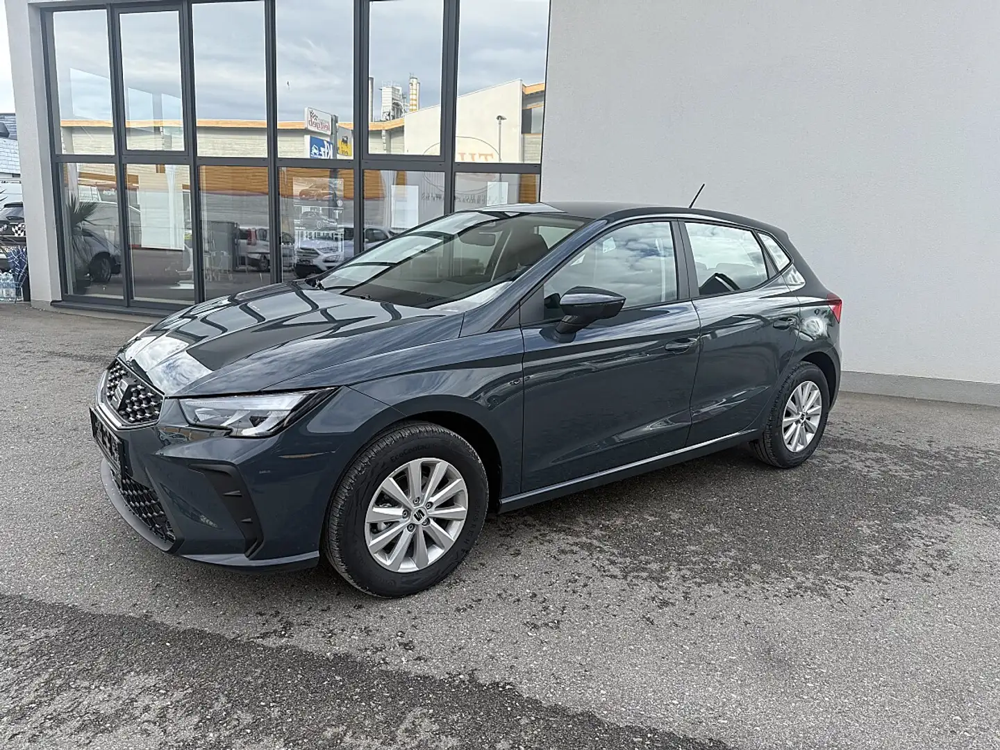 SEAT Ibiza Reference Editiona Blau - 2