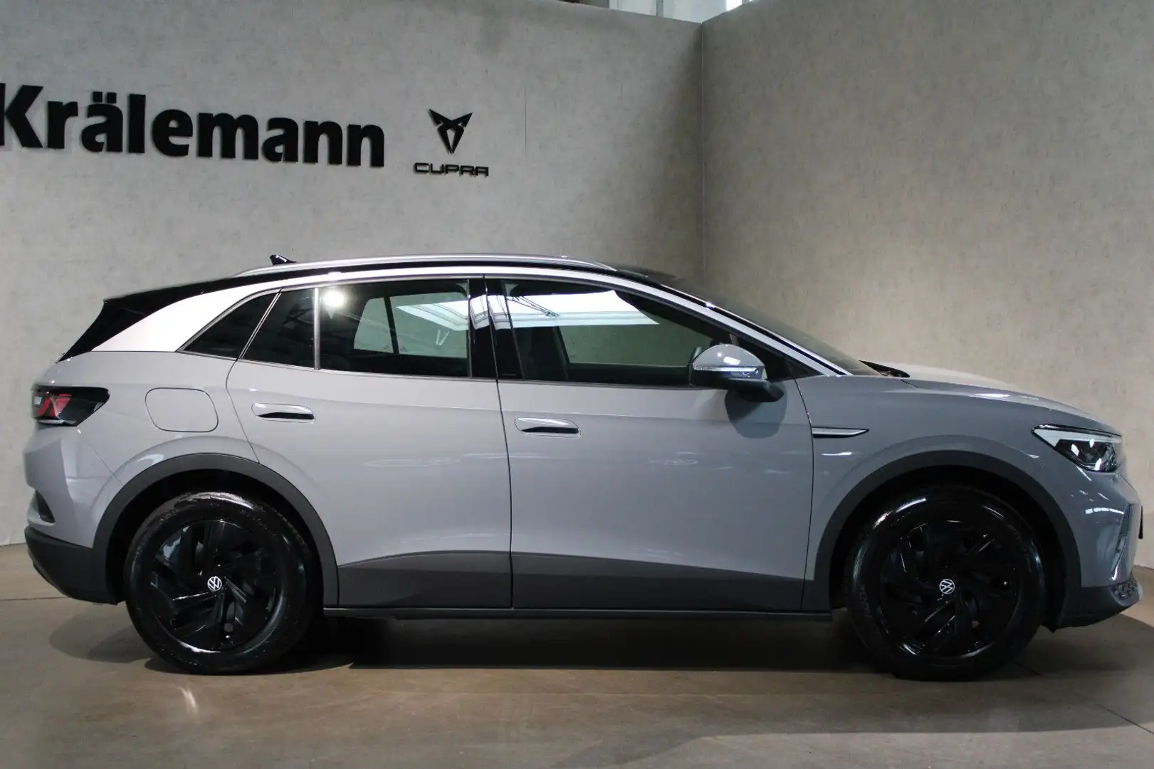 Volkswagen ID.4 Pure Performance 125 kW Grau - 2