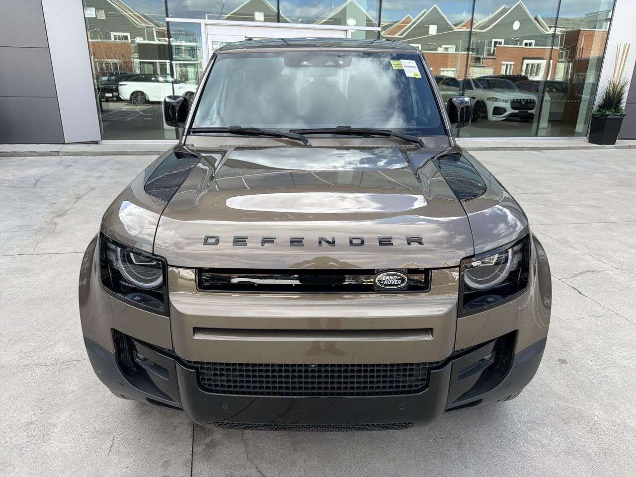 2026 Land Rover Defender 110 P300 S alt 3