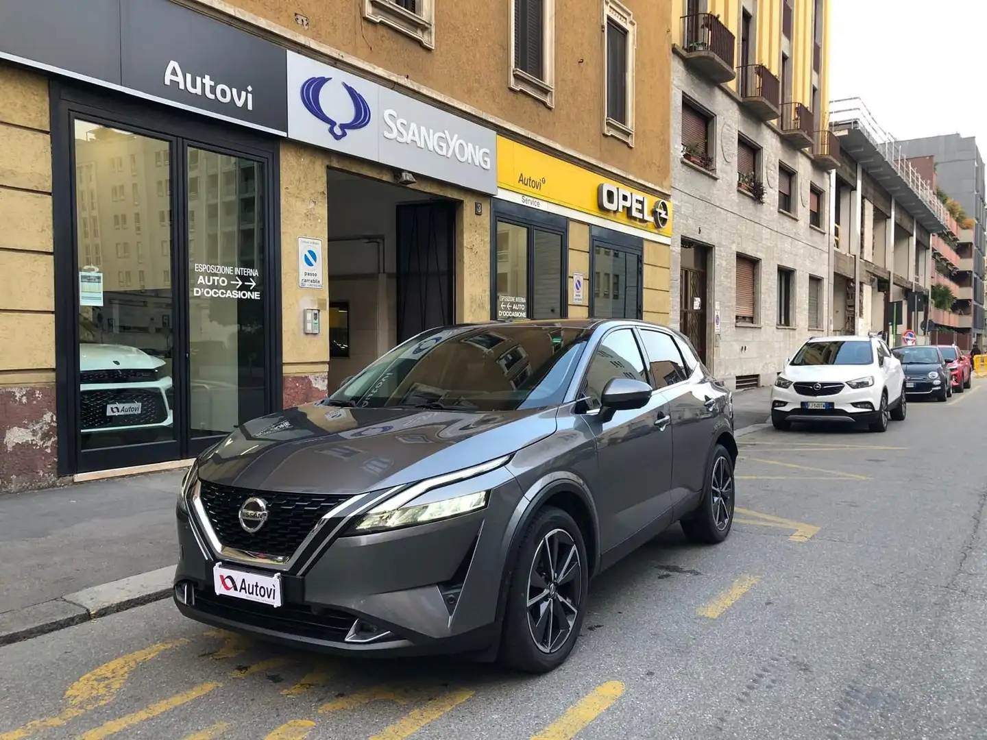 Nissan Qashqai Qashqai MHEV 140 CV N-Style Gris - 1