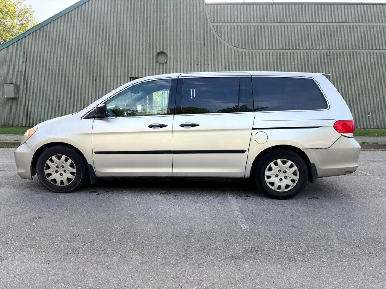 Honda Odyssey снимка Honda Odyssey