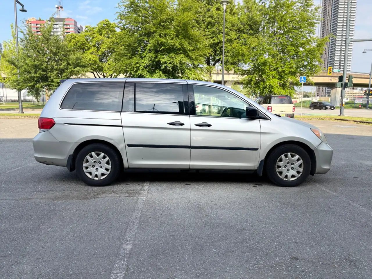 Honda Odyssey снимка Honda Odyssey