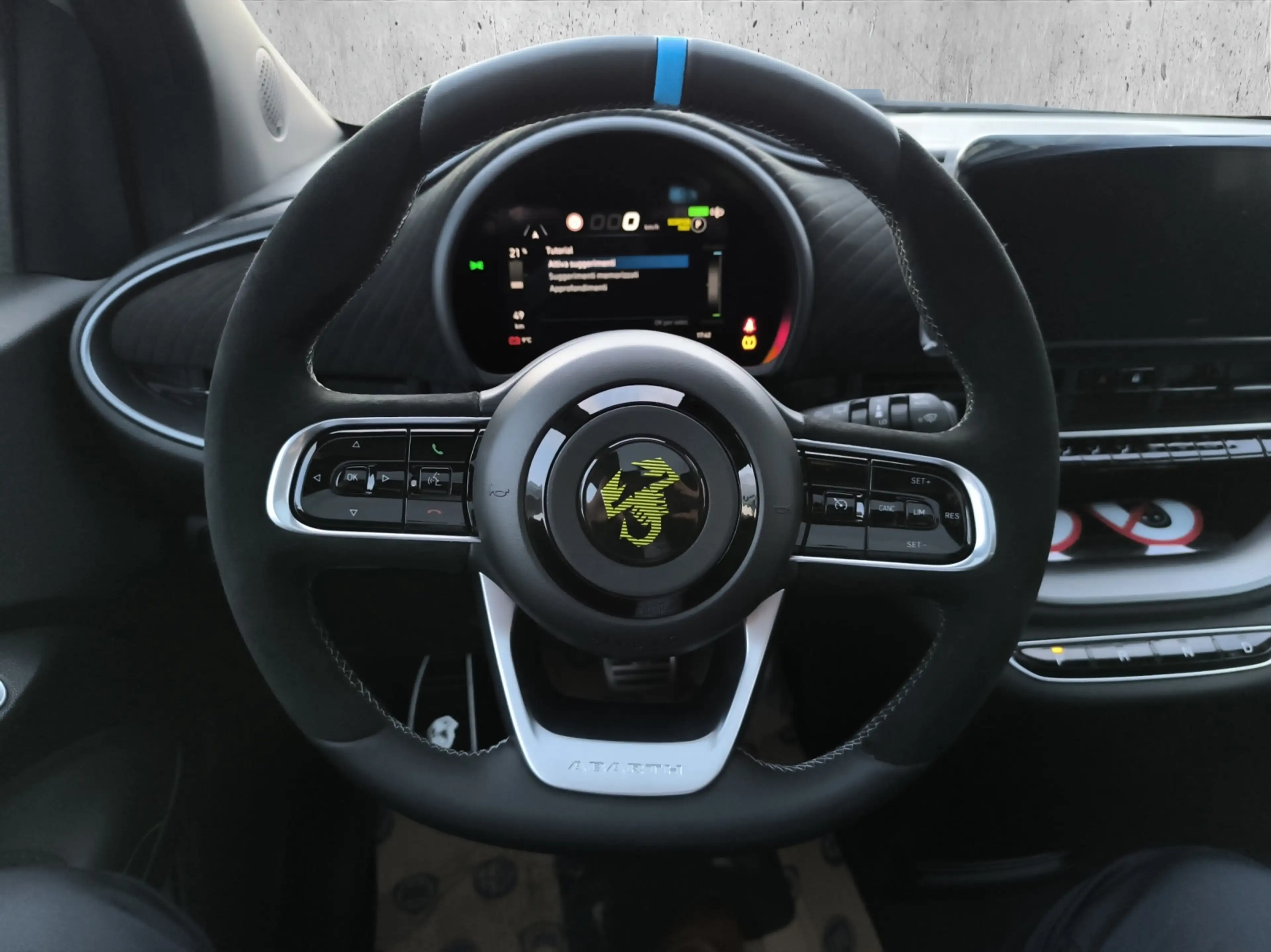 Abarth 500 Turismo 42kWh e PDC TOTWINKEL GLASDACH LED — photo 13