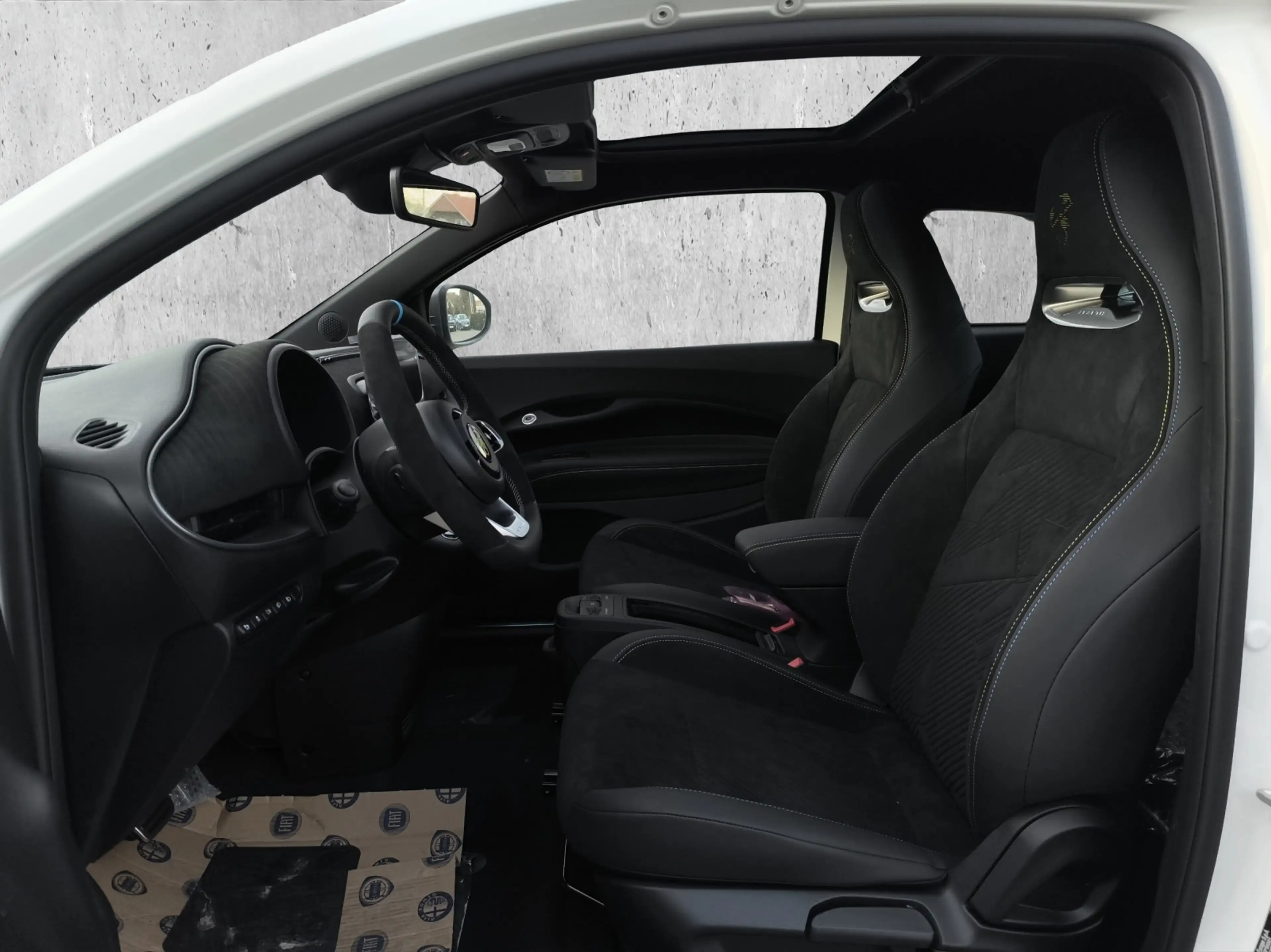 Abarth 500 Turismo 42kWh e PDC TOTWINKEL GLASDACH LED — photo 11