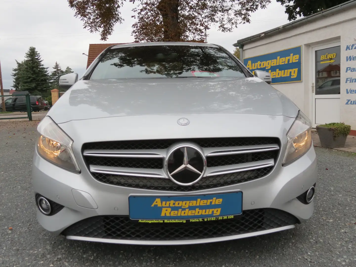 Mercedes-Benz A 200 BlueEfficiency 2.Hd. Navi!! SHZ.!!PDC!! Silber - 2