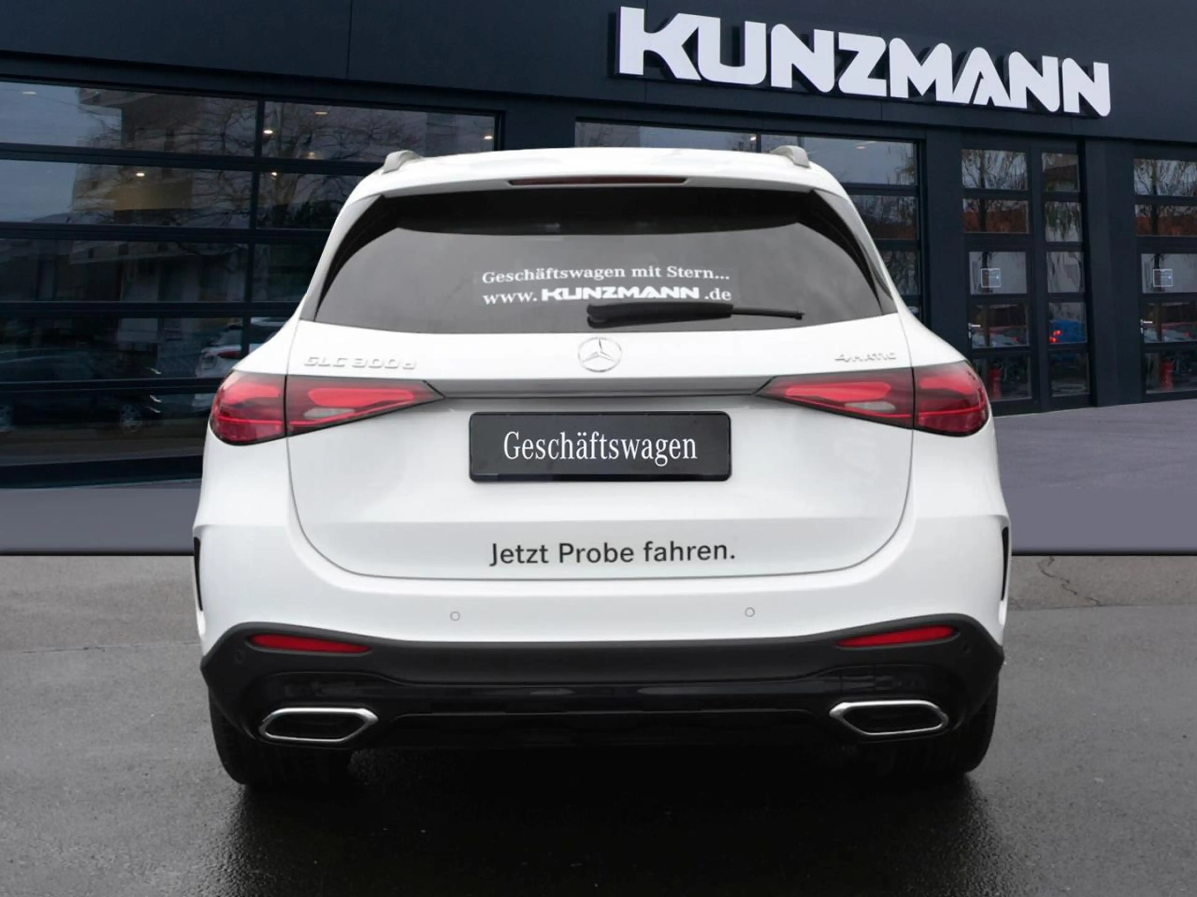 Mercedes-Benz GLC 300 d 4M Edition AMG Night AHK Panorama 360° — photo 4