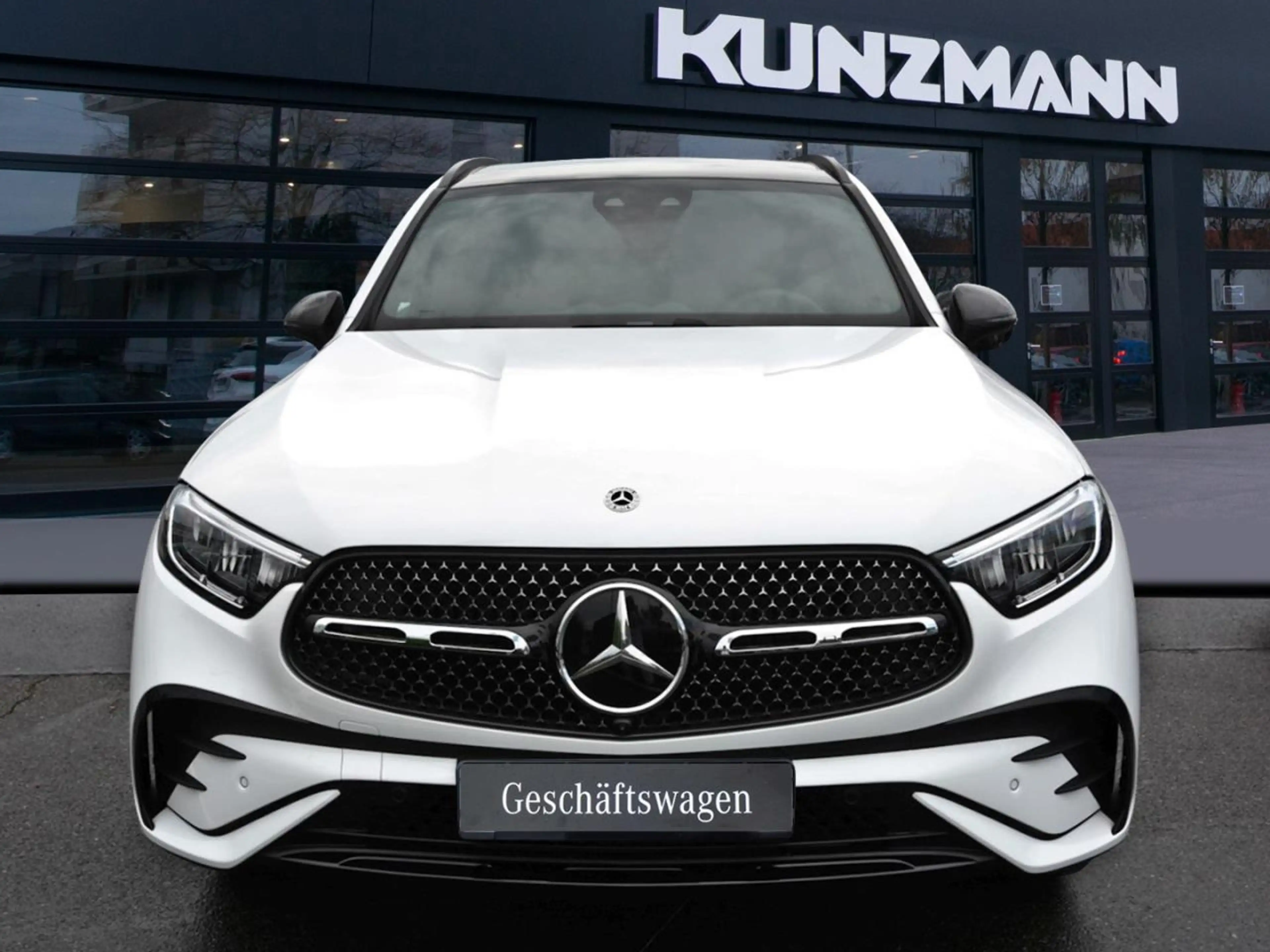 Mercedes-Benz GLC 300 d 4M Edition AMG Night AHK Panorama 360° — photo 2