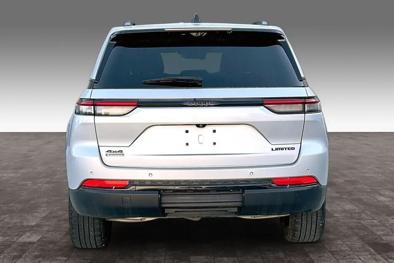 Jeep Grand Cherokee снимка Jeep Grand Cherokee