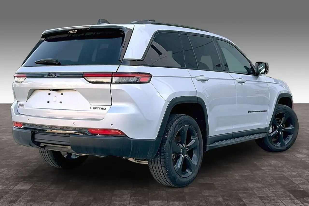 Jeep Grand Cherokee снимка Jeep Grand Cherokee