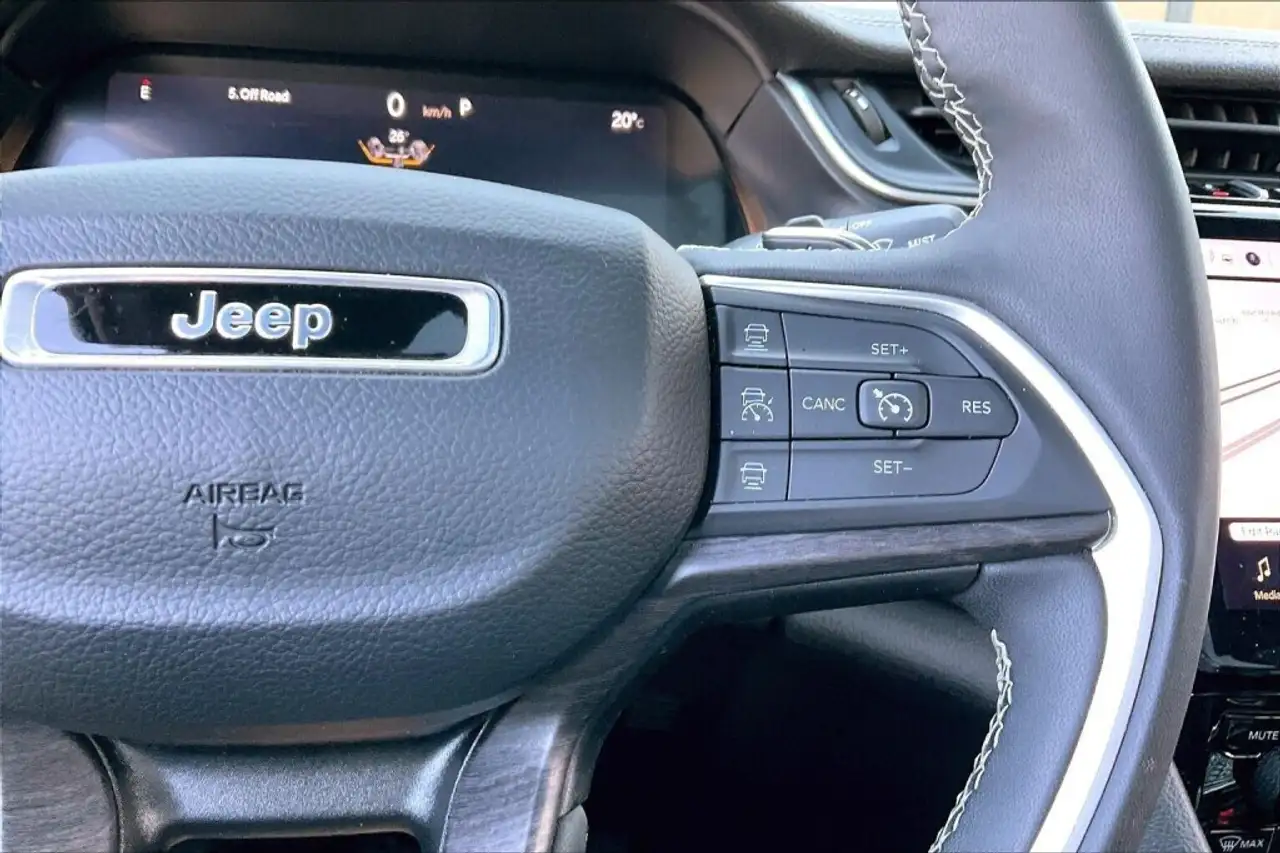 Jeep Grand Cherokee снимка Jeep Grand Cherokee