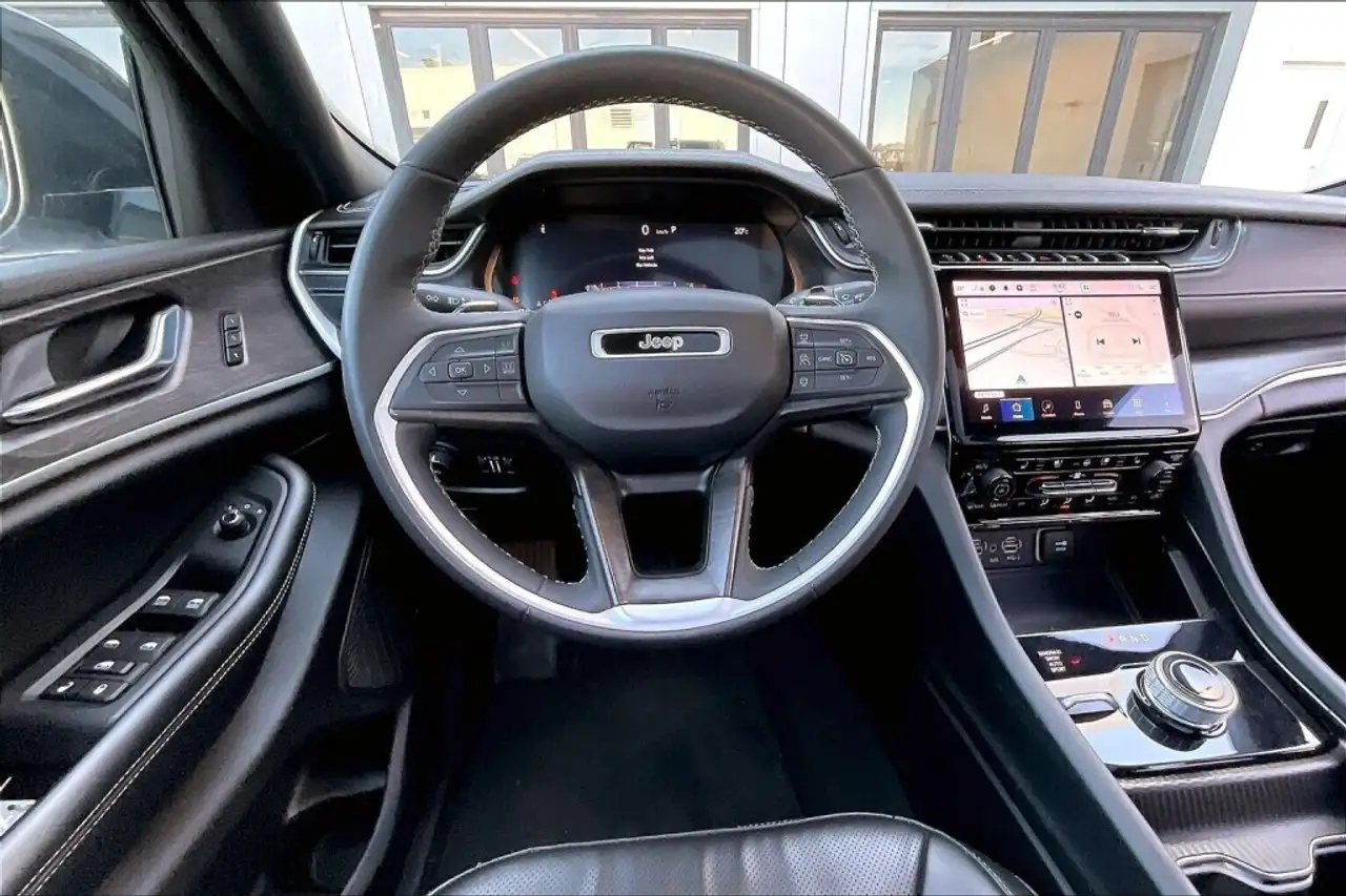 Jeep Grand Cherokee снимка Jeep Grand Cherokee