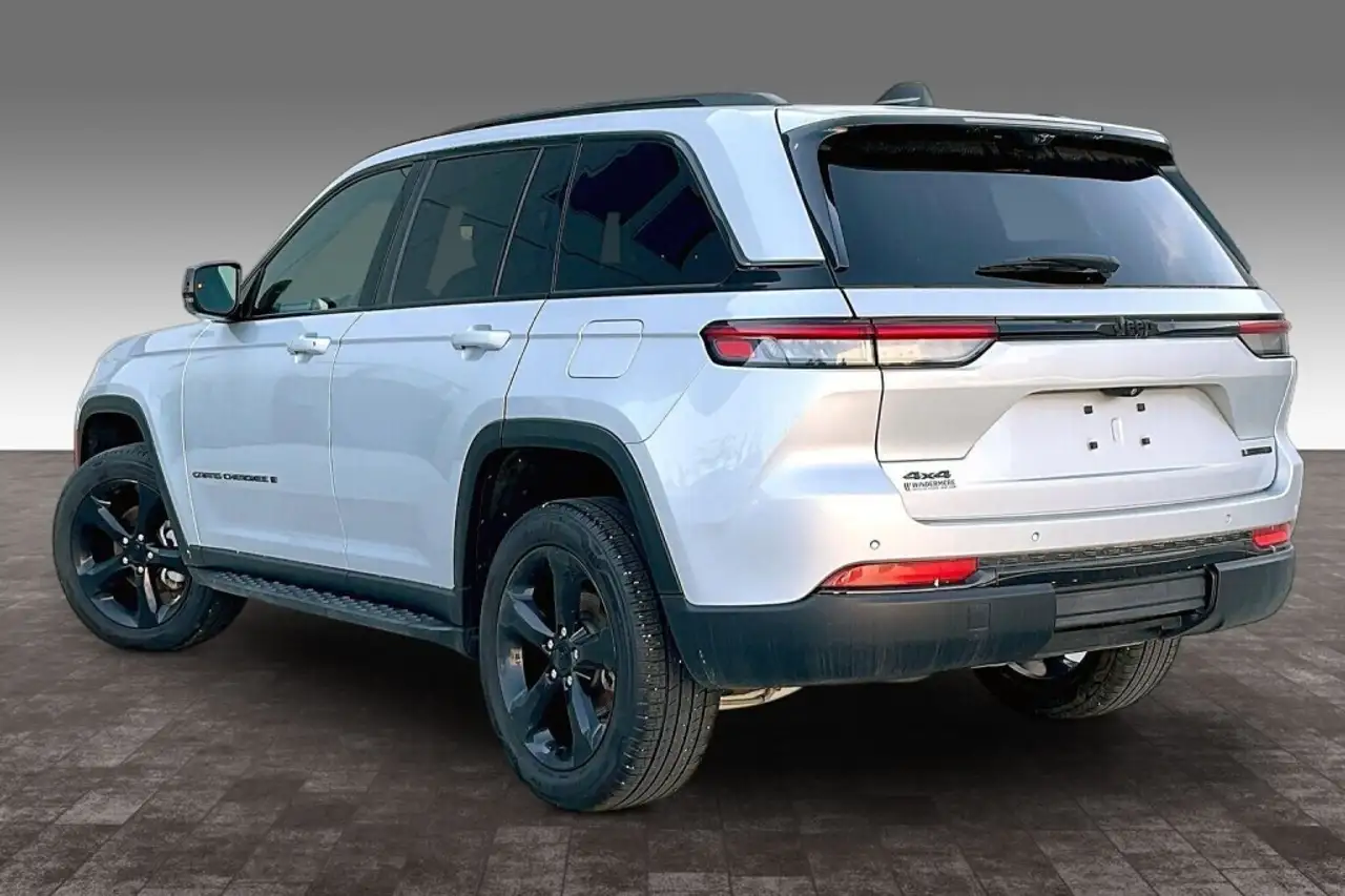 Jeep Grand Cherokee снимка Jeep Grand Cherokee