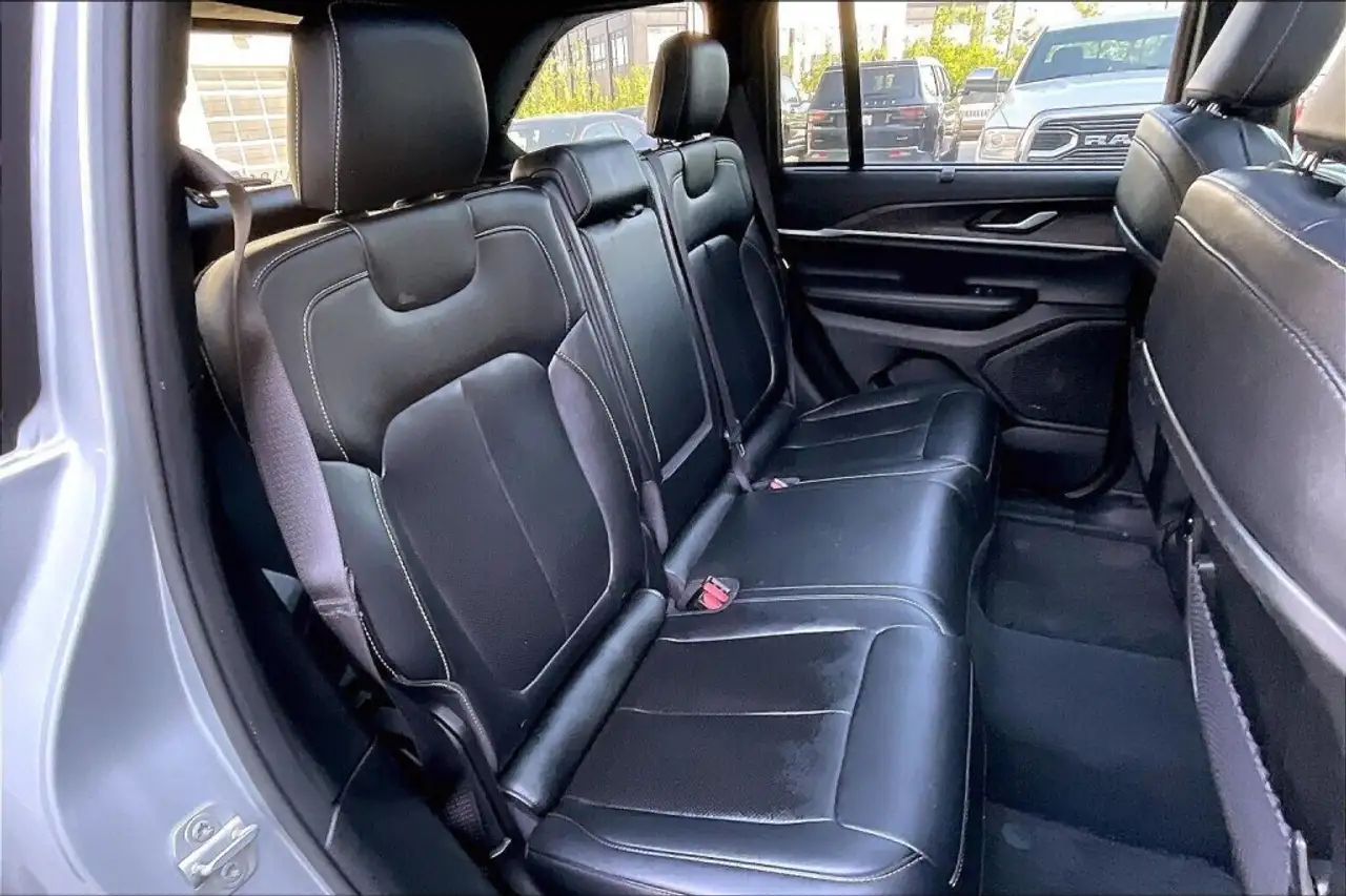 Jeep Grand Cherokee снимка Jeep Grand Cherokee