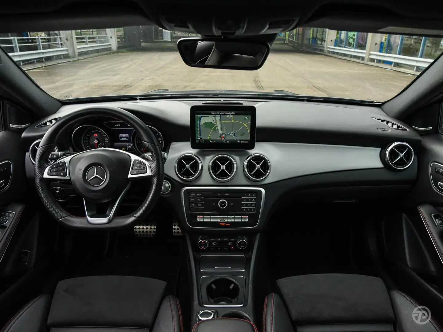 Mercedes-Benz GLA 220 d Gris - 2