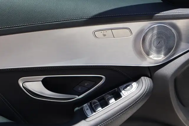 Mercedes-Benz C Class view 12