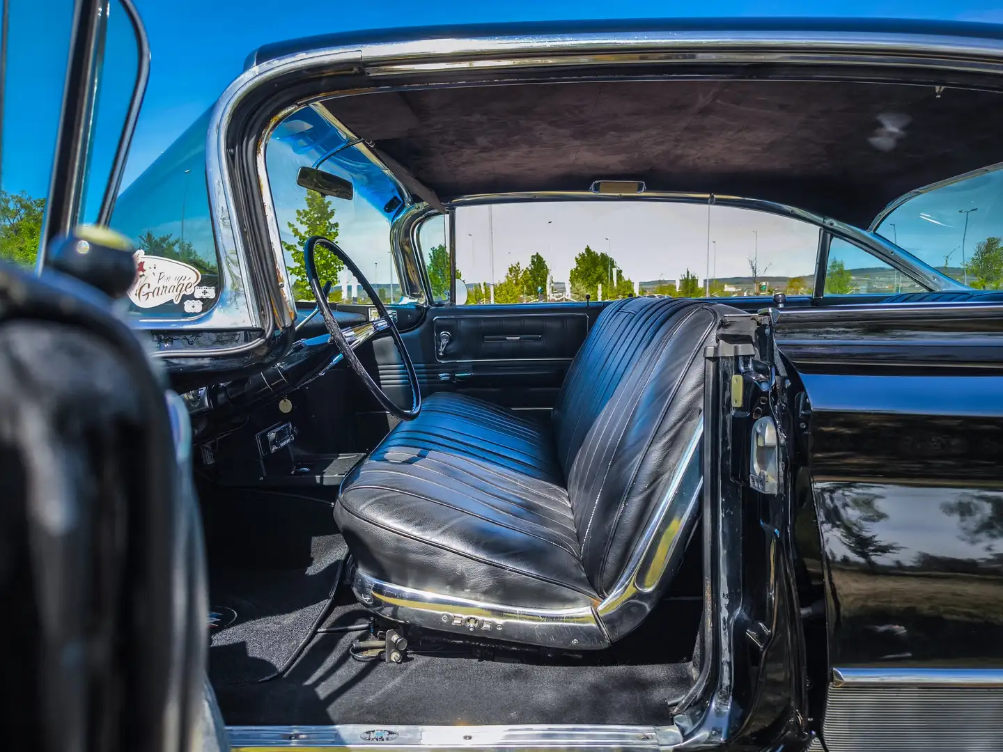 Buick Electra 225 Riviera "Wildcat" 6-Window Sedan Schwarz - 2
