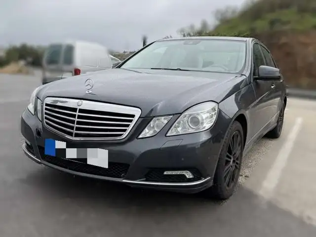 Mercedes-Benz E 240 ELEGANCE