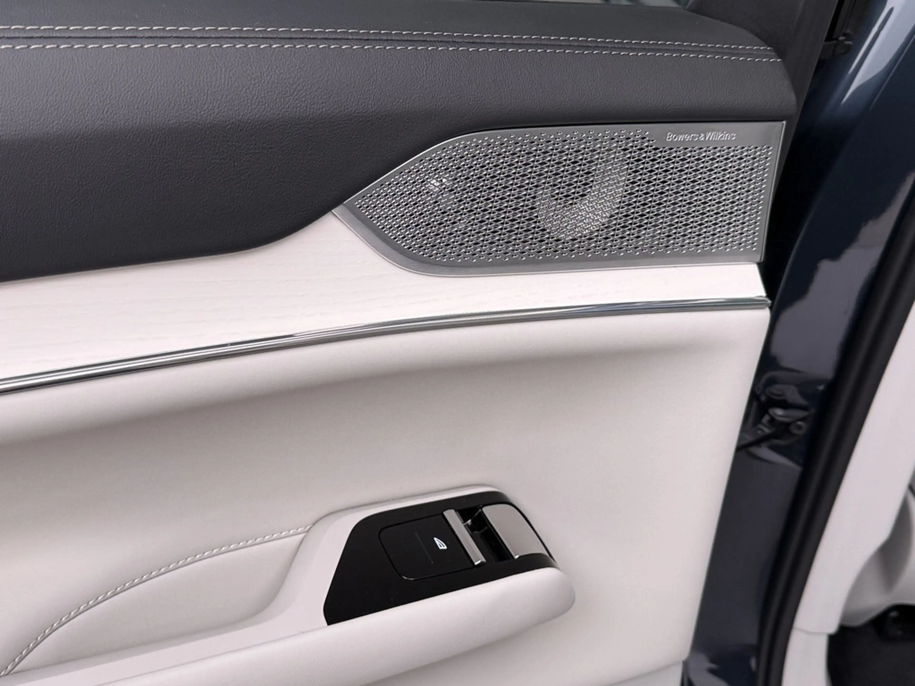 Volvo EX90 Ultra Performance Pure Electric AWD PANO — photo 15