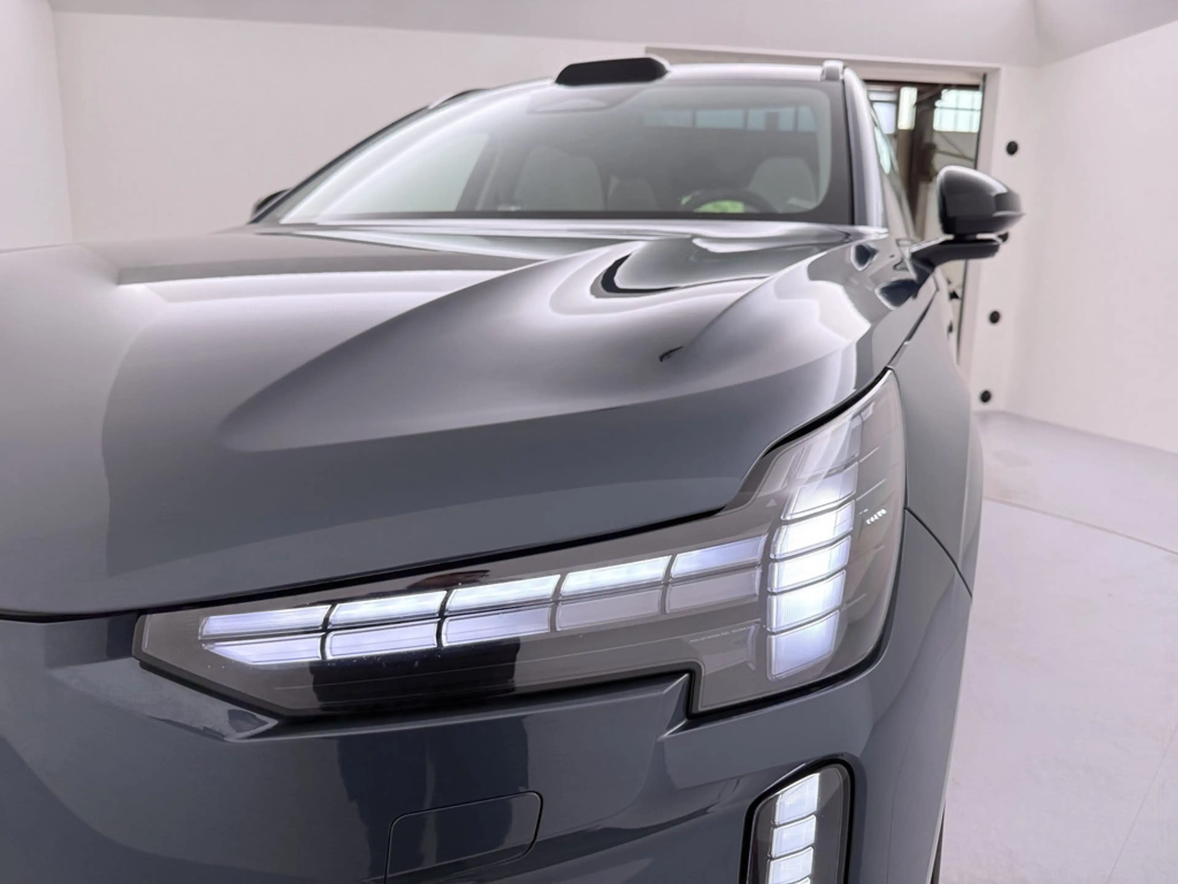 Volvo EX90 Ultra Performance Pure Electric AWD PANO — photo 10