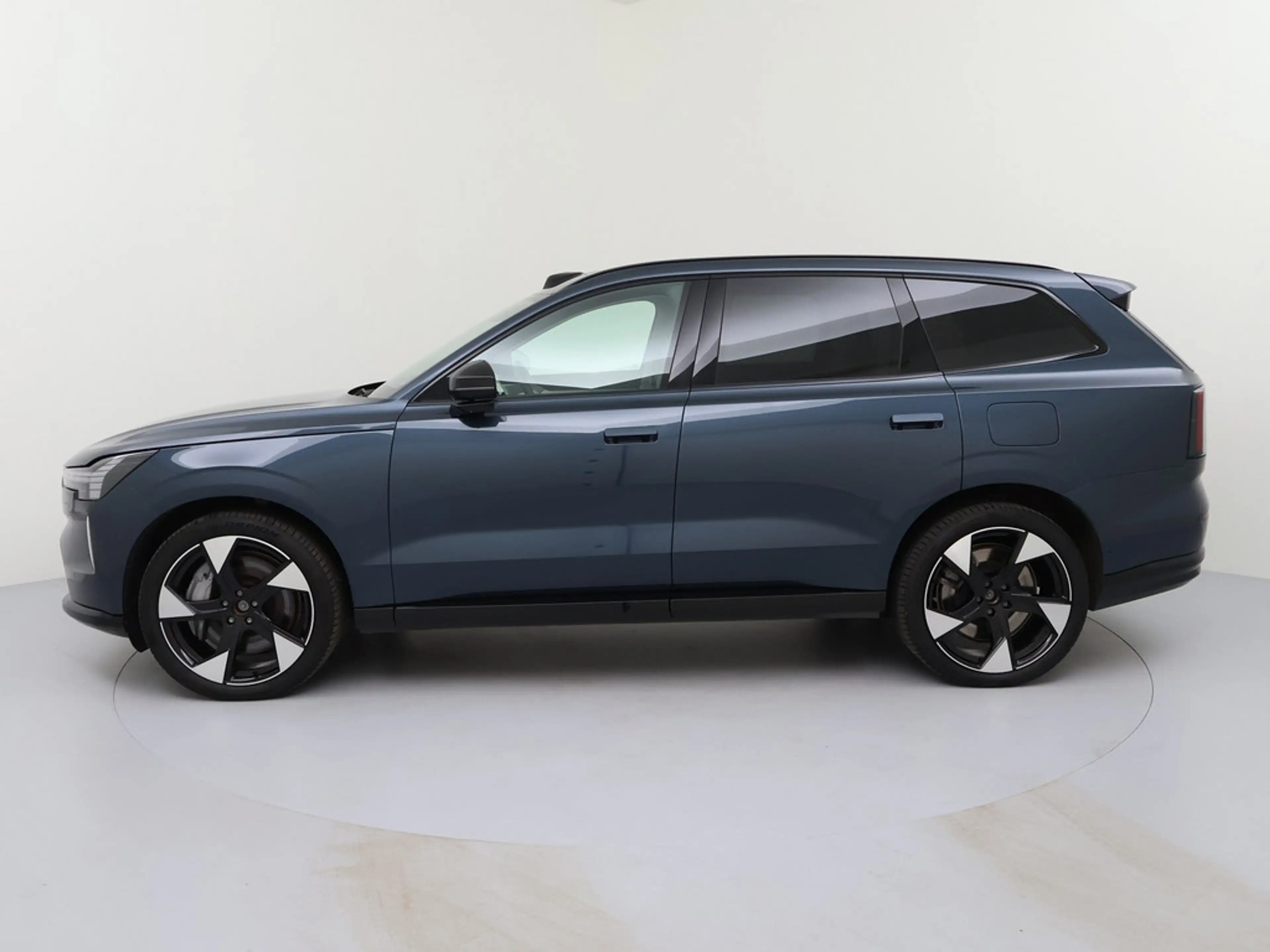 Volvo EX90 Ultra Performance Pure Electric AWD PANO — photo 8
