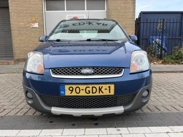 Ford Fiesta view 3