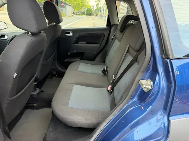 Ford Fiesta view 9