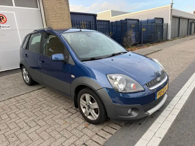 Ford Fiesta view 4