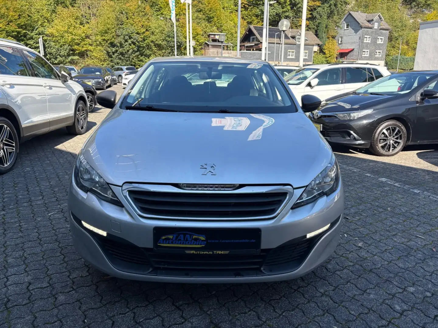 Peugeot 308 Access Gris - 2