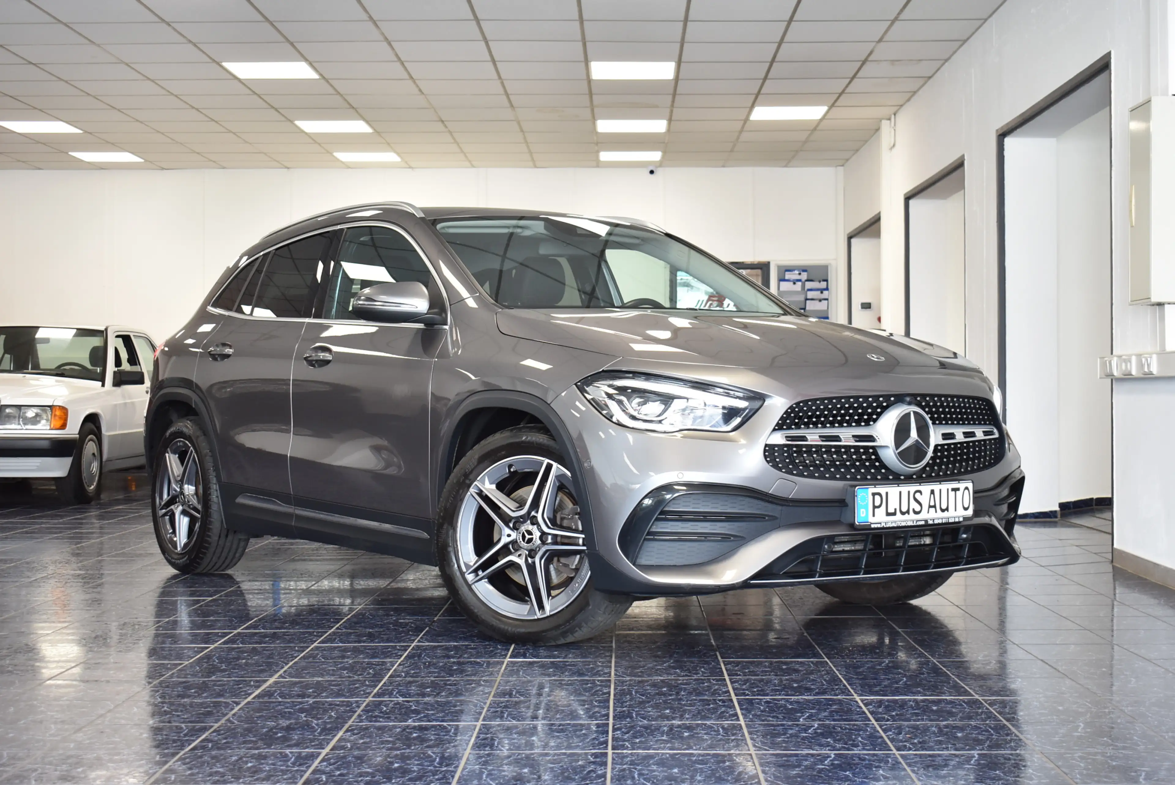 Mercedes-Benz GLA 220 d AMG Line Aut Nav LED Alcant 1-Hand AHK — photo 2