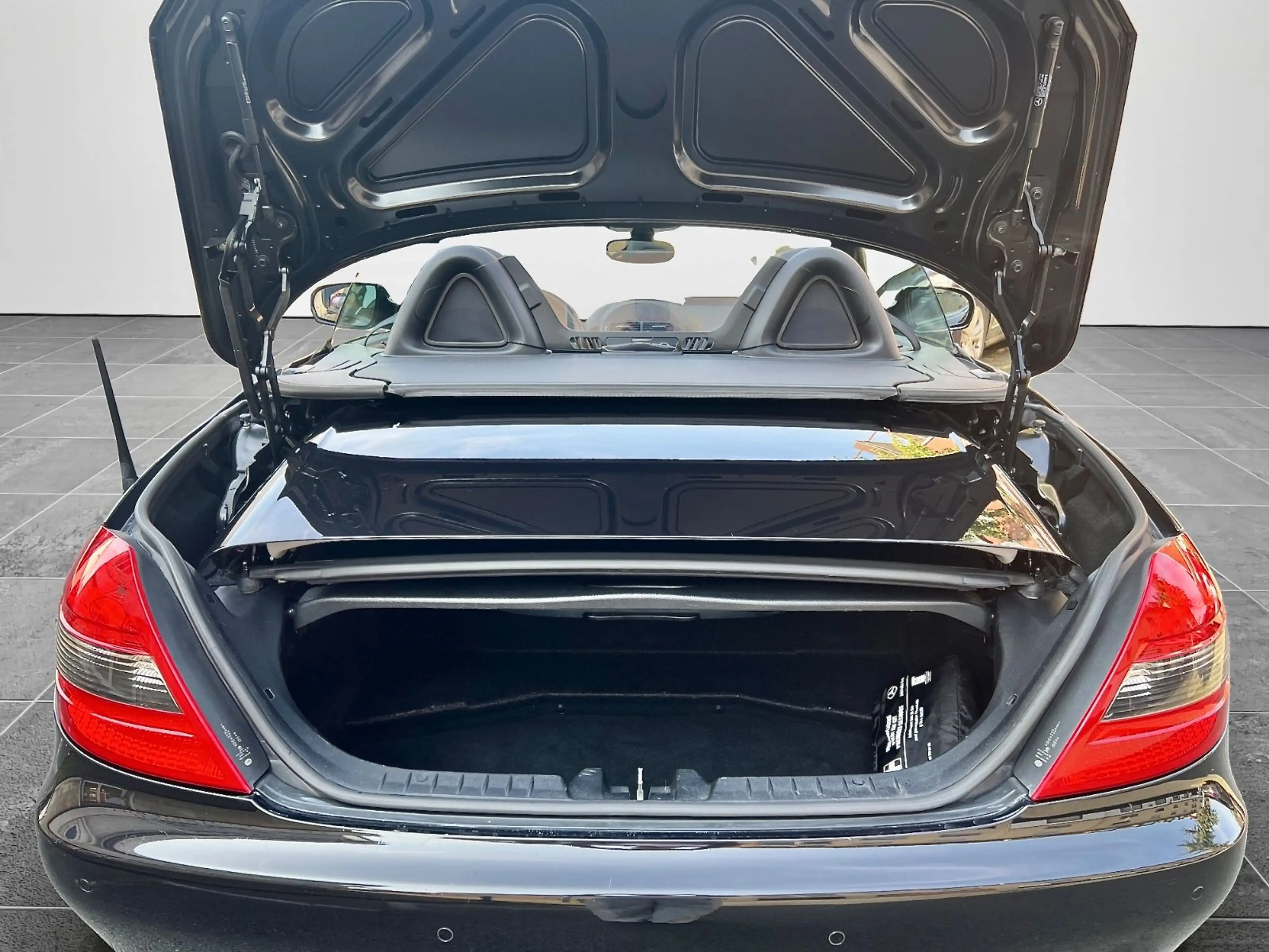Mercedes-Benz SLK 200 K*AUTOM*LEDER*XENON*AIRSCARF*WINDSCHOTT* — photo 14