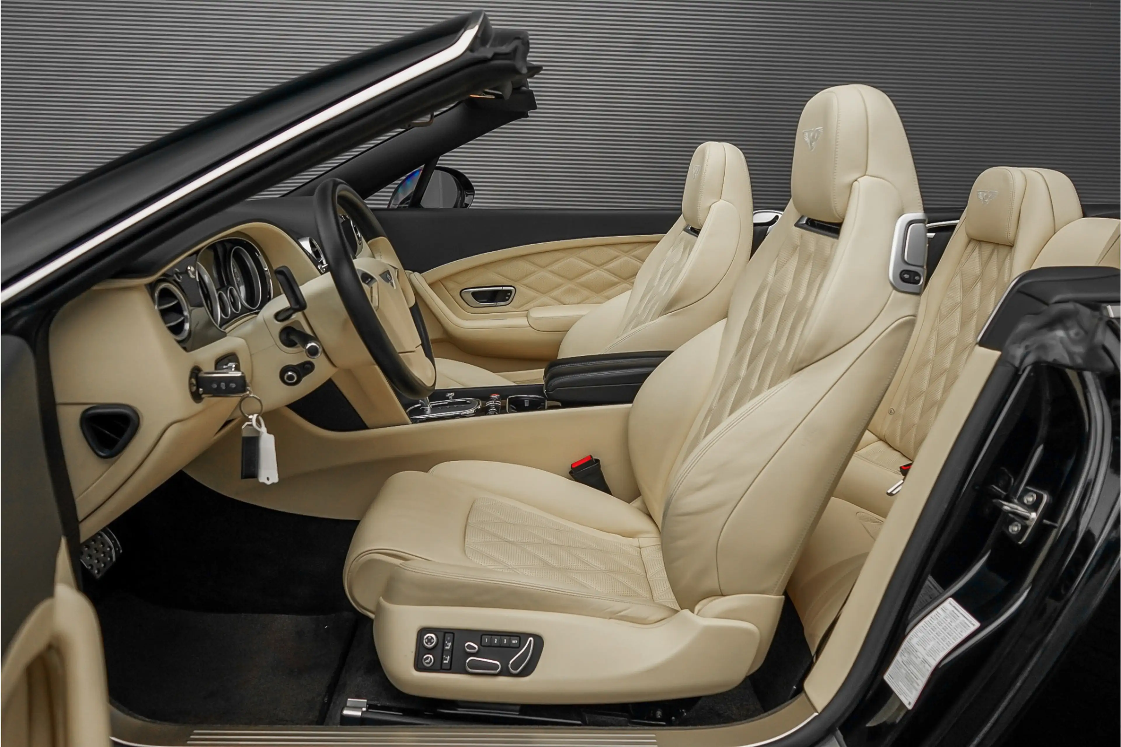 Bentley Continental GTC 6.0 W12 Facelift Massage Ventilatie Two-Tone Leder — photo 4