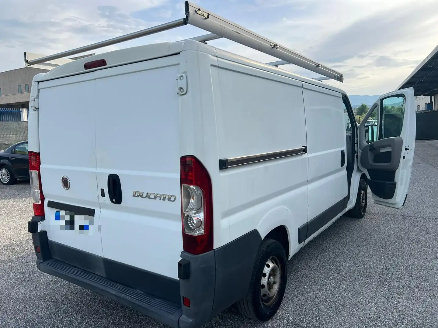 Fiat Ducato 35 2.2 MJT PM-TN Furgone Blanc - 2