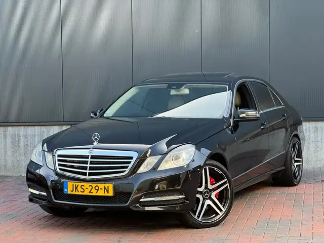 Mercedes-Benz E 500 Avantgarde AMG-Line * Navi * Aut * Cruise * Leer *