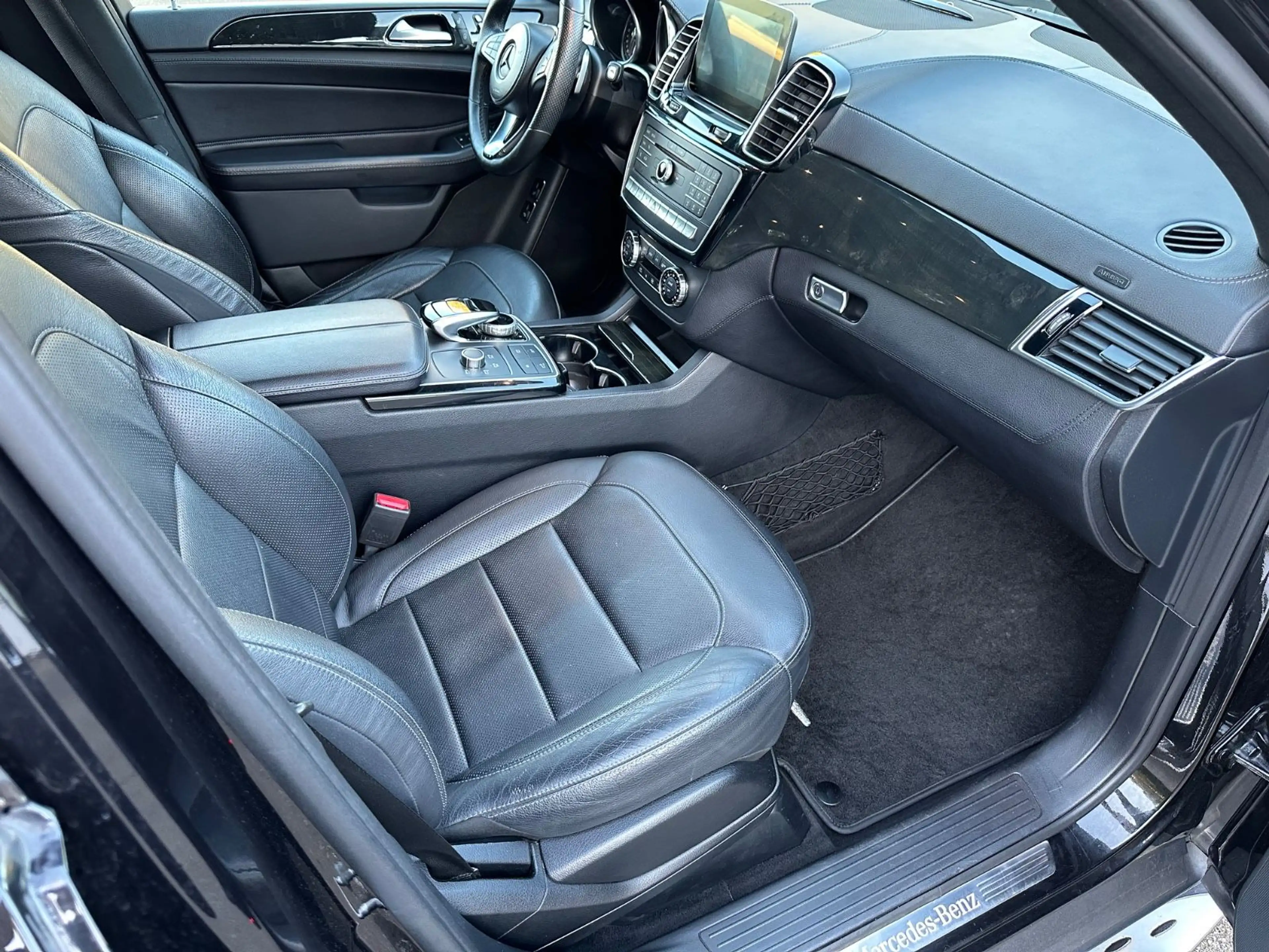 Mercedes-Benz GLS 350 d 4Matic*AMG Line*7 Sitze*Full*MwSt ausw — photo 13