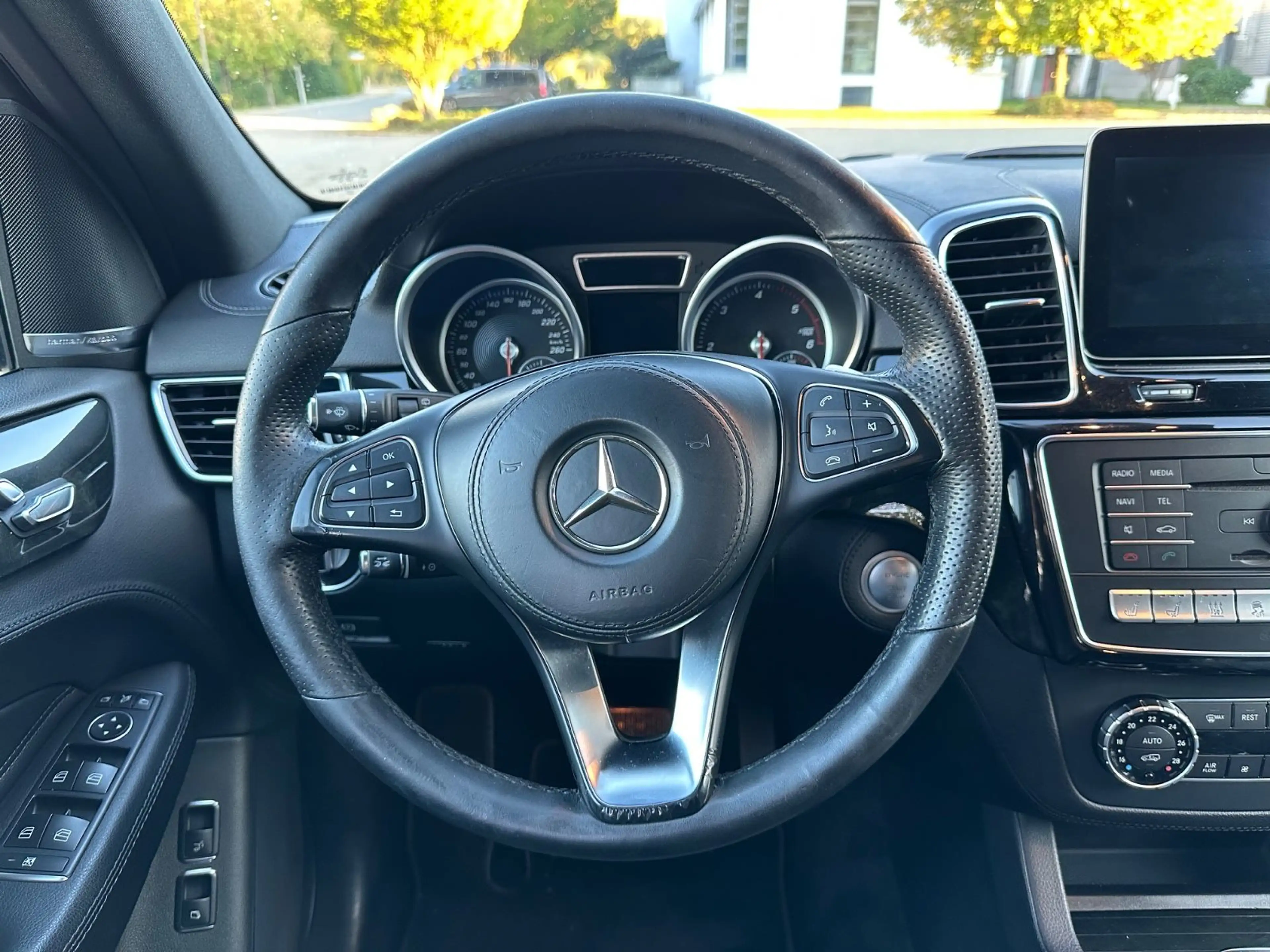 Mercedes-Benz GLS 350 d 4Matic*AMG Line*7 Sitze*Full*MwSt ausw — photo 15